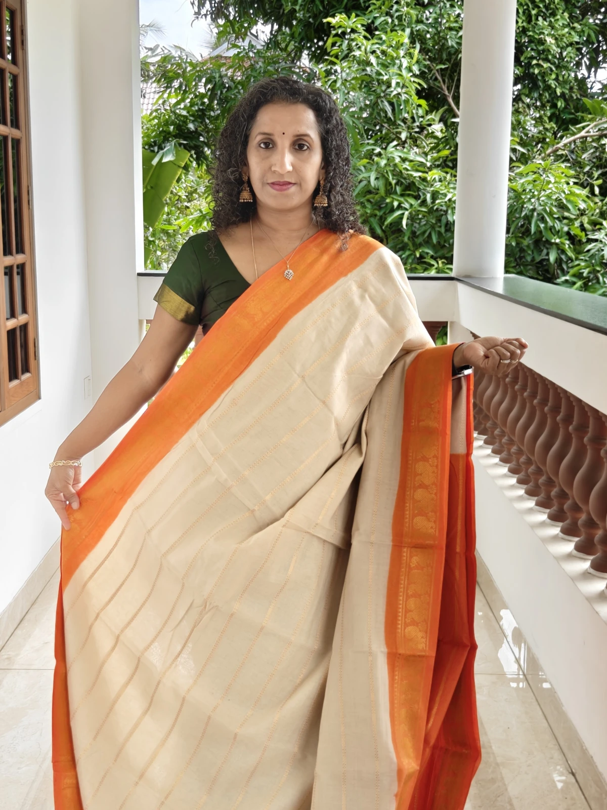 Dark Cream And Orange Madurai Sungudi Cotton Saree Pcs068(1)